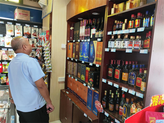 北坡市場(chǎng)監(jiān)督管理所開(kāi)展“特供酒”清源打鏈專(zhuān)項(xiàng)行動(dòng)，凈化酒類(lèi)經(jīng)營(yíng)環(huán)境